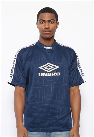 VINTAGE UMBRO BIG LOGO FOOTBALL SHIRT NAVY BLUE