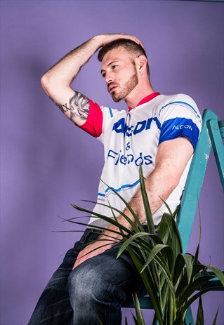VINTAGE 1990S SPORTS T-SHIRT IN WHITE