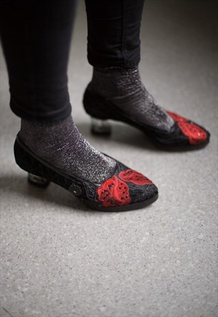 VINTAGE 50'S BLACK EMBROIDERED PLASTIC HEELED SHOES