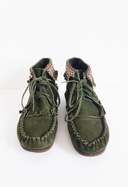 Vintage Green Inuit Suede Embroidered Moccasins Women's 8