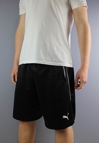 VINTAGE PUMA SHORTS IN BLACK WITH POCKETS, PRINTED LOGO AND