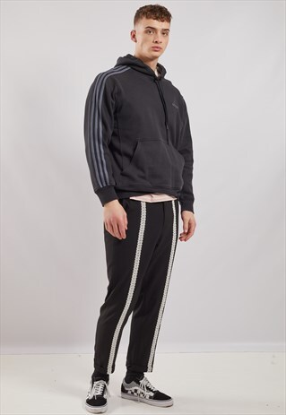 VINTAGE ADIDAS HOODIE