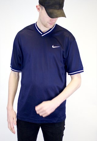 VINTAGE NIKE SPORTS TOP.