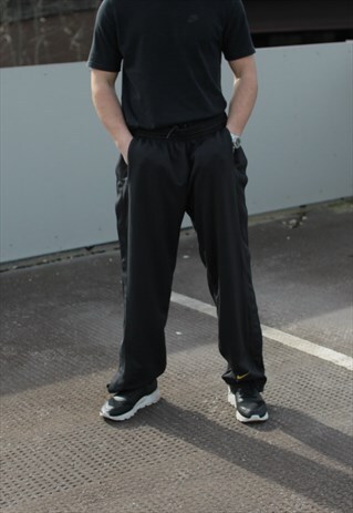 VINTAGE BLACK NIKE POPPER JOGGERS