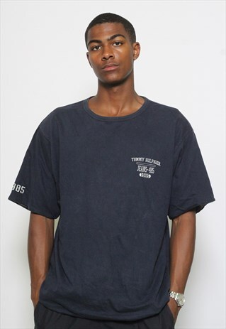 VINTAGE TOMMY HILFIGER T-SHIRT