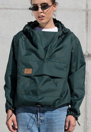 OVERSIZED WINDBREAKER HOODIE IN BOTTLE GREEN