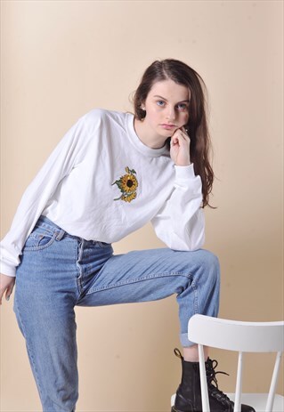 WHITE SUNFLOWER PATCH HIPPY TOP