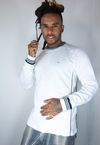CHAMPION LIGHTWEIGHT EMBRIODED SWEATSHIRT
