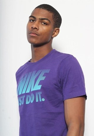 VINTAGE NIKE PRINT LOGO T-SHIRT PURPLE