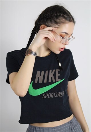 BLACK NIKE CROP TOP