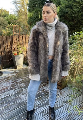 GREY FLUFFY FAUX FUR