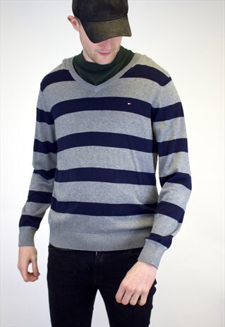 VINTAGE TOMMY HILFIGER JUMPER.