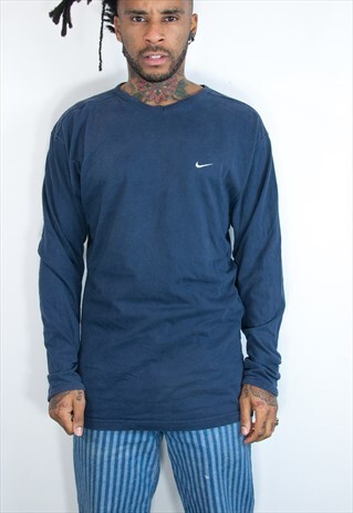 VINTAGE EMBROIDED NIKE LIGHTWEIGHT SWEATER