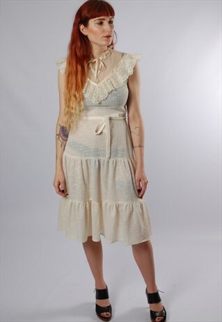 VINTAGE 70'S FOLK LACE AND RUFFLE TRIM DRESS