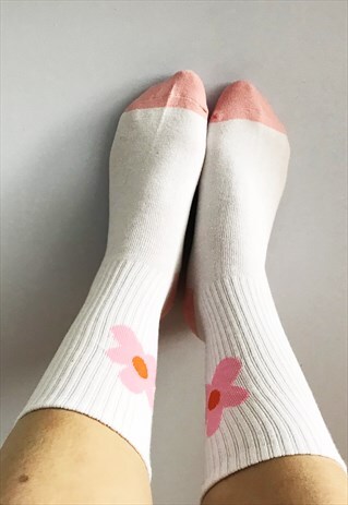 PINK DAISY SOCKS