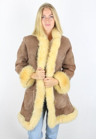 BROWN COAT