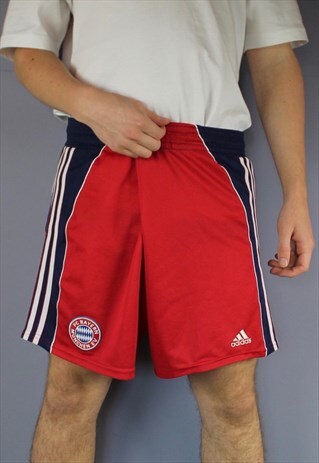 VINTAGE ADIDAS BAYERN MUNICH SHORTS IN RED WITH EMBROIDERED