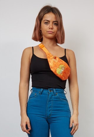 VINTAGE 90'S WINX ORANGE BUM BAG