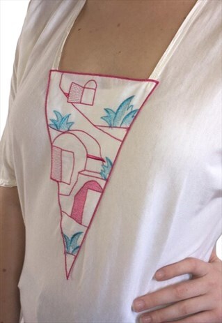 VINTAGE 70S WHITE BLOUSE WITH BOHO ABSTRACT DESIGN