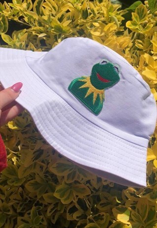 WHITE KERMIT BUCKET HAT