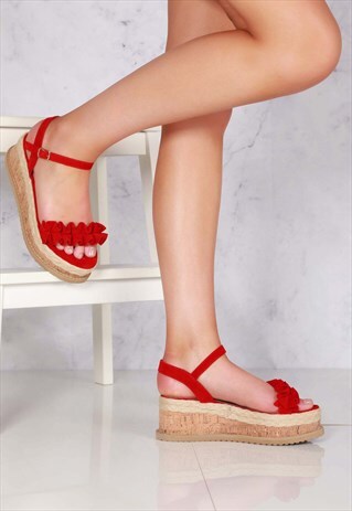 FRILL ANKLESTRAP FLATFORM IN RED