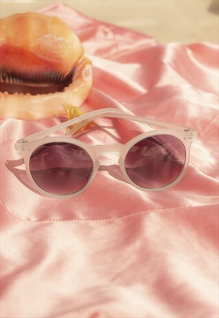 WHITE MATTE CONTEMPORARY ROUND SUNGLASSES
