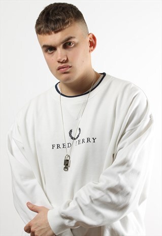 VINTAGE FRED PERRY WHITE SWEATER WITH SPELL OUT LOGO