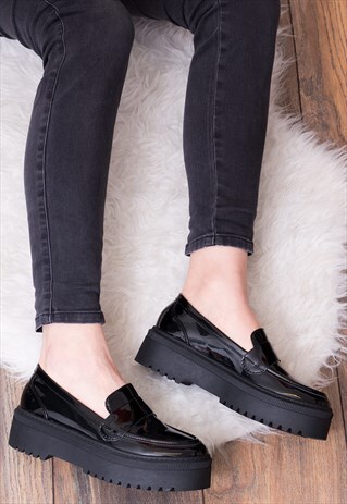 CHUNKY PLATFORM FLAT LOAFER SHOES IN BLACK PATENT - TITANIA