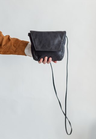 VINTAGE 70S MINIMAL BOHO CROSS BODY BAG IN BLUE