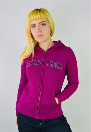 VINTAGE TOMMY HILFIGER 90S SPELLOUT HOODIE