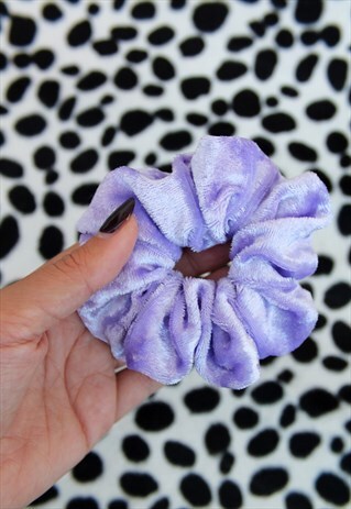 LILAC VELVET SCRUNCHIE