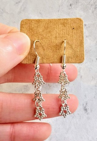 TINY TRIPLE STAR DROP EARRINGS