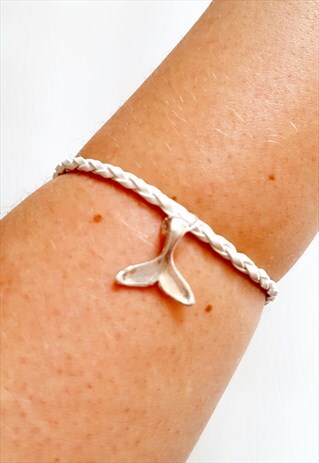 WHALE TAIL CHARM BRACELET WHITE