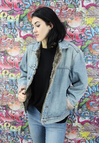 VINTAGE 80S LIGHT BLUE SHERPA FLEECE LINED DENIM JACKET.