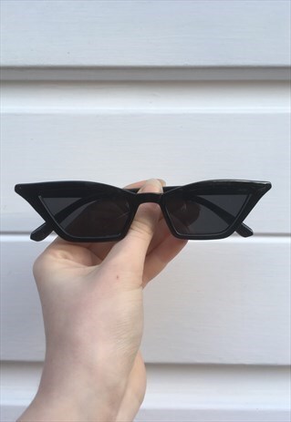 WOMENS VINTAGE STYLE 90S BLACK THIN POINTY SUNGLASSES