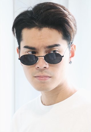 BLACK OVAL SUNGLASSES