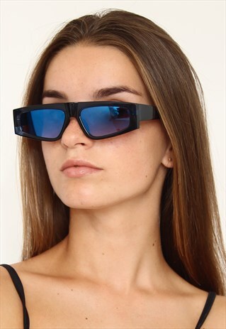 VISOR SUNGLASSES IN CLEAR BLUE