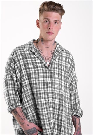 ESSENTIAL TARTAN CHECKED WASHED OVER SHIRT - WHITE/BLACK