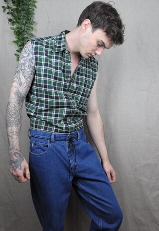SLEEVELESS FLANNEL SHIRT