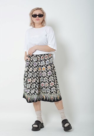 VINTAGE STRETCHY WAIST MIDI WOMEN SHORTS IN MIXED PRINT S/M