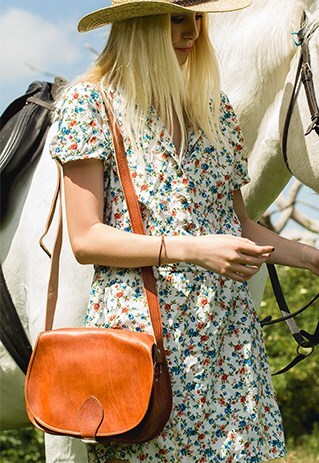 LARGE TAN BROWN LEATHER SADDLE BAG