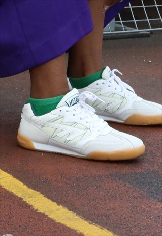 HITEC WHITE AND GREEN SQUASH TRAINERS, GUM SOLE