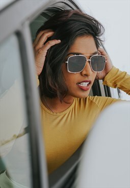 Retro Sunglasses with Side Caps in Silver Metal Frame 