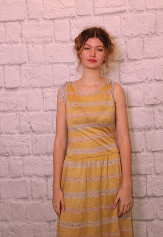 BEAUTIFUL GOLD LIGHT KNIT FABRIC DRESS
