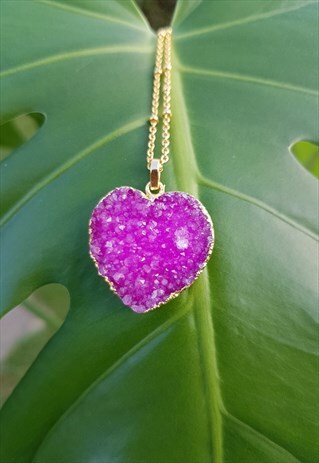 MAGENTA HEART DRUZY GEMSTONE PENDANT GOLD CHAIN NECKLACE