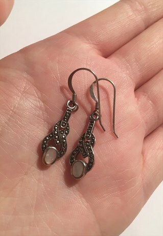 WOMENS VINTAGE DANGLY EARRINGS CREAM GEM 925 SILVER EARRINGS