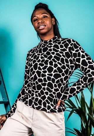 VINTAGE TURTLE NECK JUMPER WITH A BLACK AND CREAM PATTERN