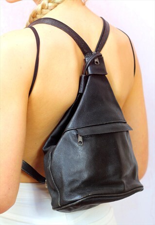 1990S VINTAGE JET BLACK REAL LEATHER BACKPACK