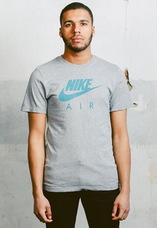VINTAGE NIKE T-SHIRT