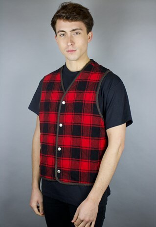 VINTAGE 80'S ENERGIE FLEECE VEST IN RED AND BLACK CHECK